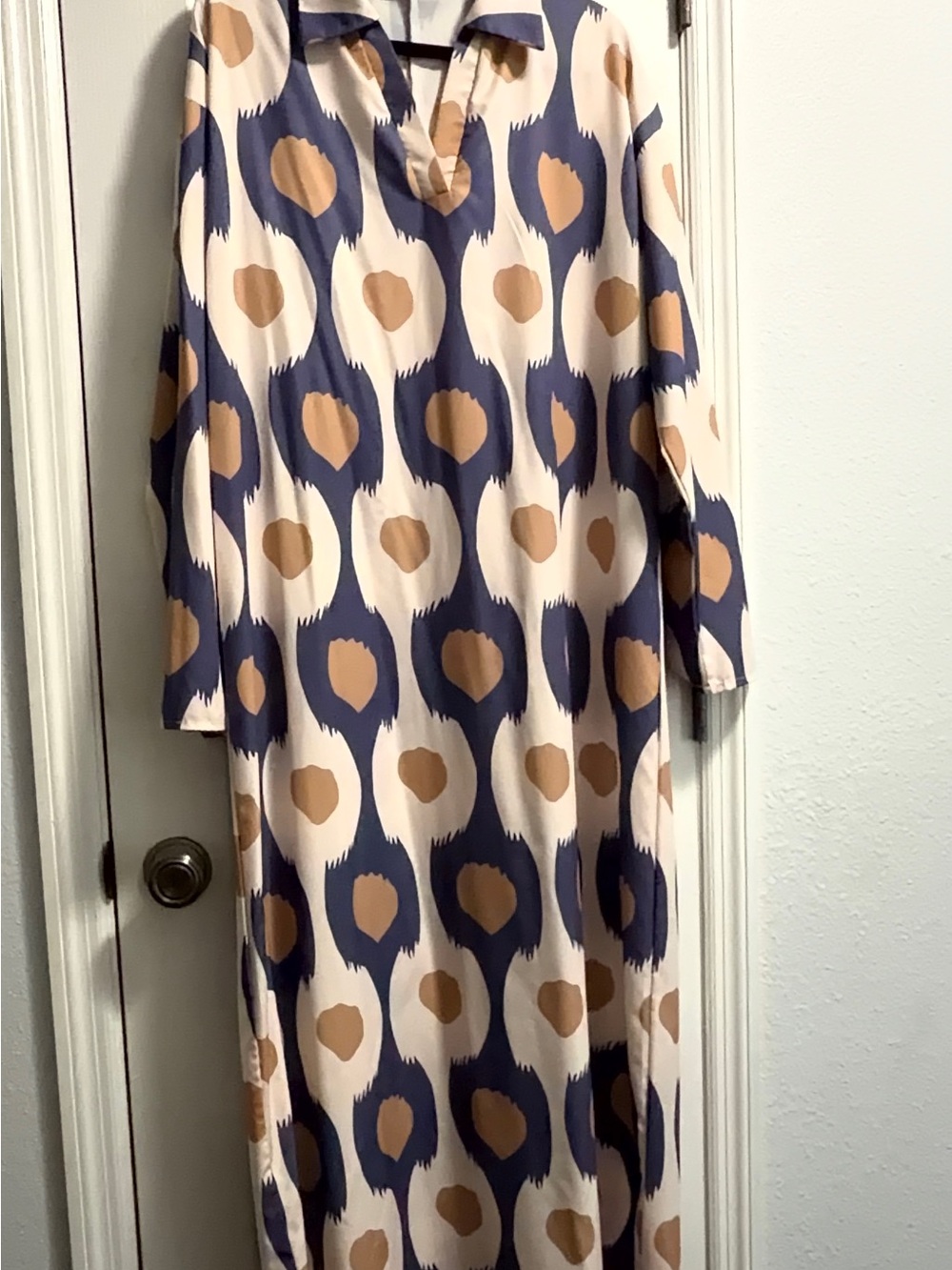 SHEIN Navy, Beige and Cream Maxi Shift Dress with Abstract Print